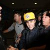 Justin Bieber arrive à l'aéroport Roissy-Charles de Gaulle, près de Paris, le jeudi 31 mai 2012. Sa venue est destinée à promouvoir l'album Believe, dans les bacs le 18 juin.