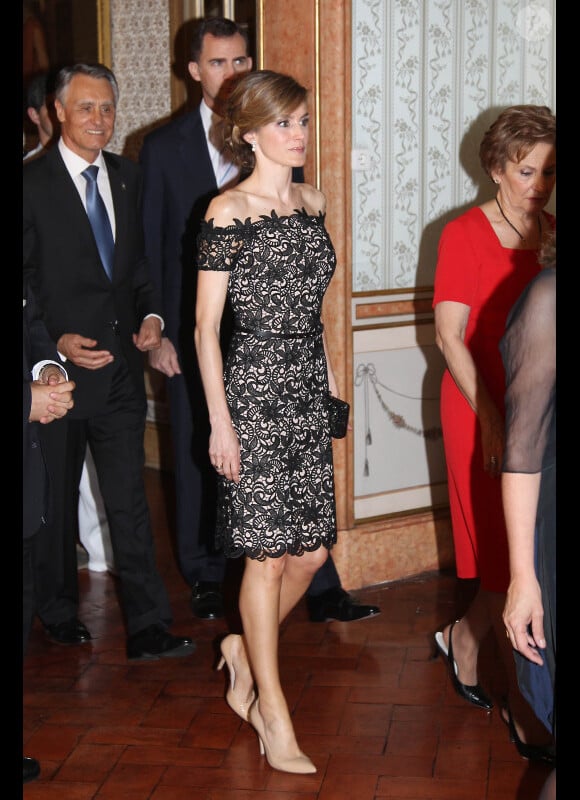Letizia d'Espagne lors d'un dîner au palais de Queluz au Portugal le 31 mai 2012