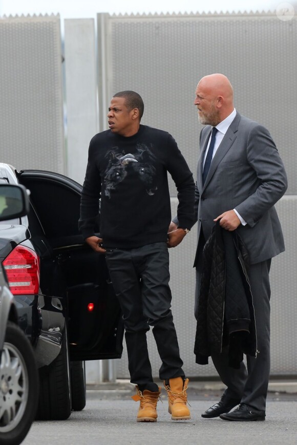 Jay-Z arrive à l'aéroport du Bourget afin de se rendre à Anvers, le 3 juin 2012.