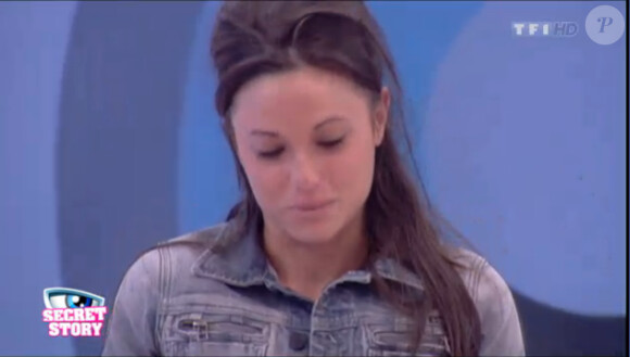Capucine pleure dans la quotidienne de Secret Story 6, lundi 4juin 2012 sur TF1