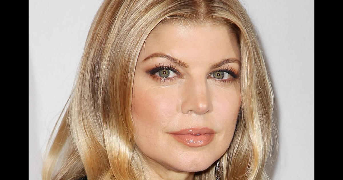 Fergie, très chic aux côtés de Rose McGowan, Hilary Swank et Marc