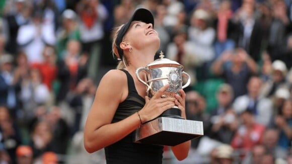Roland-Garros 2012 : Maria Sharapova à terre et au 7e ciel, un triomphe 'irréel'