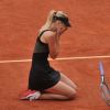 L'instant magique après la balle de match... Maria Sharapova a remporté samedi 9 juin 2012 Roland-Garros pour la première fois de sa carrière, aux dépens de l'Italienne Sara Errani. La Russe devient seulement la 6e joueuse de l'ère Open à s'être imposée dans chacun des Majeurs du circuit.