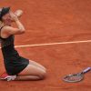 Maria Sharapova a remporté samedi 9 juin 2012 Roland-Garros pour la première fois de sa carrière, aux dépens de l'Italienne Sara Errani. La Russe devient seulement la 6e joueuse de l'ère Open à s'être imposée dans chacun des Majeurs du circuit.