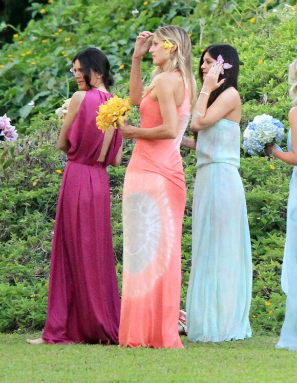 Shooting photo pour la mariée Leah Felder et ses demoiselles d'honneur, à Hawaï, le jeudi 31 mai 2012.