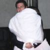 Tom Cruise quitte son hôtel de New York le 12 juin avec sa fille Suri.