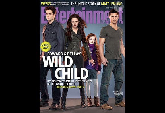 Couverture d'Entertainment Weekly avec Robert Pattinson, Kristen Stewart, Mackenzie Foy et Taylor Lautner pour Twilight - chapitre V : Révélation (partie II)