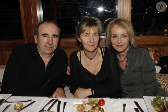 Philippe Harel et sa femme, et Fanny Cottencon lors de la soirée de La Charcuterie Artisanale sur Seine, à Paris le 11 juin 2012