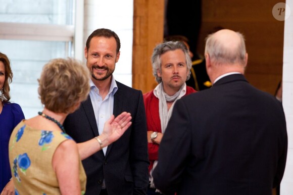 La famille royale norvégienne était rassemblée jeudi 14 juin 2012 au centre d'art contemporain Henie-Onstad, au sud d'Oslo, pour le vernissage de l'exposition 'Landskap og rom', présentée par la reine Sonja, qui a remis par la même occasion le premier Queen Sonja Nordic Art Award.