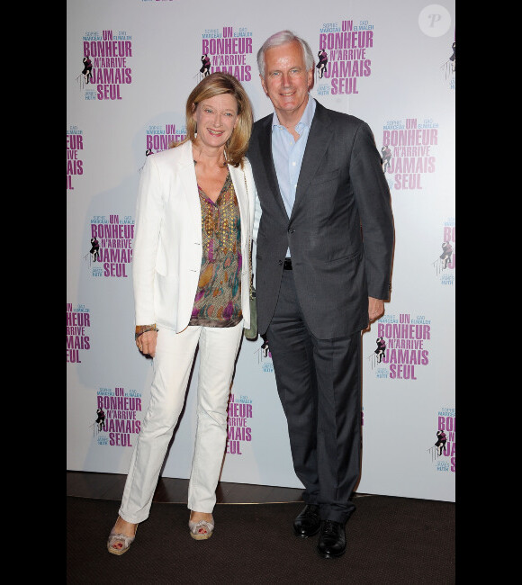 Michel Barnier et sa femme à l'avant-première du film Un bonheur n'arrive jamais seul, à Paris le 15 juin 2012