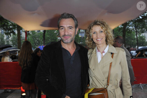 Jean Dujardin et Alexandra Lamy à l'avant-première du film Un bonheur n'arrive jamais seul, à Paris le 15 juin 2012