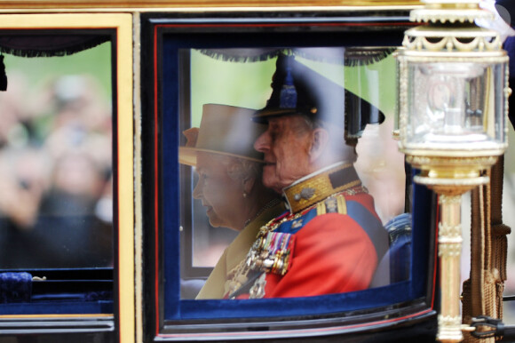 La reine Elizabeth II et le prince Philip lors de la parade militaire "Trooping the colour", à Londres, le 16 juin 2012