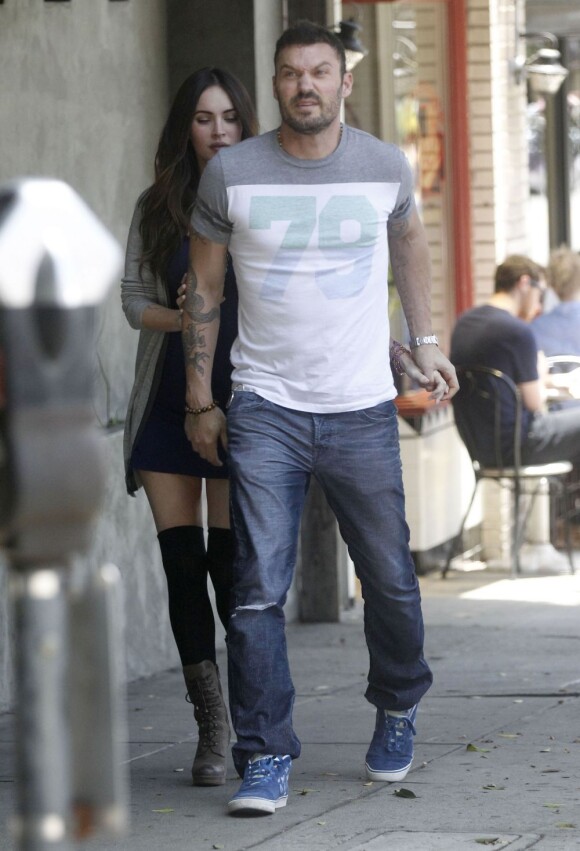 Megan Fox, enceinte et court vêtue, peut compter sur son homme Brian Austin Green pour la protéger. Le 16 jin 2012 à L.A