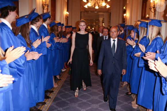 Charlene de Monaco assiste à la cérémonie de remise de diplômes de l'International School of Monaco, à l'hôtel de Paris à Monaco le 19 juin 2012