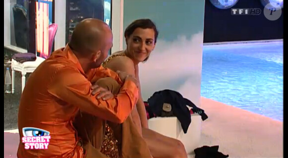 Kévin et Caroline dans la quotidienne de Secret Story 6 le jeudi 21 juin 2012 sur TF1