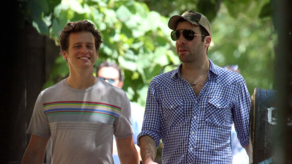 Zachary Quinto : Son idylle avec Jonathan Groff de Glee confirmée ?