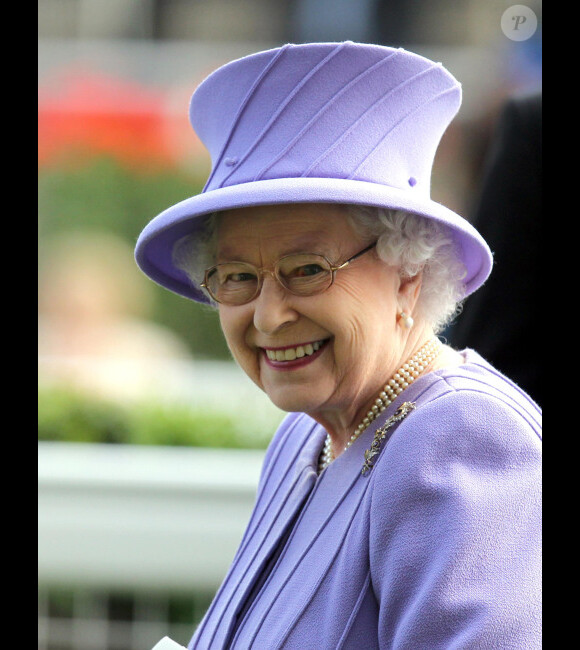 La reine Elizabeth II lors de la Royal Ascot à Ascot le 22 juin 2012