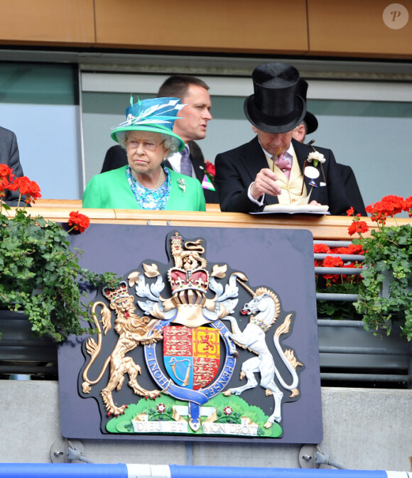 Elizabeth II lors de la Royal Ascot à Ascot le 23 juin 2012