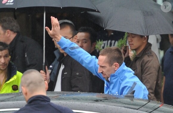 Franck Ribéry lors de l'arrivée de l'équipe de France au Bourget le dimanche 24 juin 2012 après son élimination de l'Euro