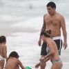 Carlos Tévez en compagnie de sa femme Vanessa Mansilla et de leurs deux fillettes Florencia et Katia le 25 juin 2012 à Miami