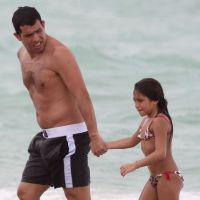 Carlos Tévez : Papa poule aimant et complice avec ses deux adorables fillettes