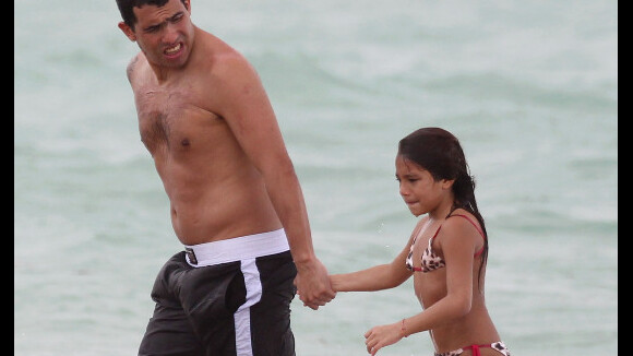 Carlos Tévez : Papa poule aimant et complice avec ses deux adorables fillettes