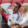 Le père de Sami Khedira et Lena Gercke durant la demi-finale de l'Euro 2012 perdue par l'Allemagne face à l'Italie, le 28 juin 2012 à Varsovie, en Pologne