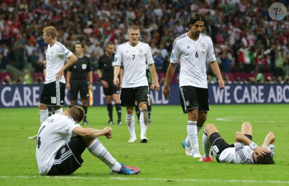 Sami Khedira (numero 6) durant la demi-finale de l'Euro 2012 perdue par l'Allemagne face à l'Italie, le 28 juin 2012 à Varsovie, en Pologne