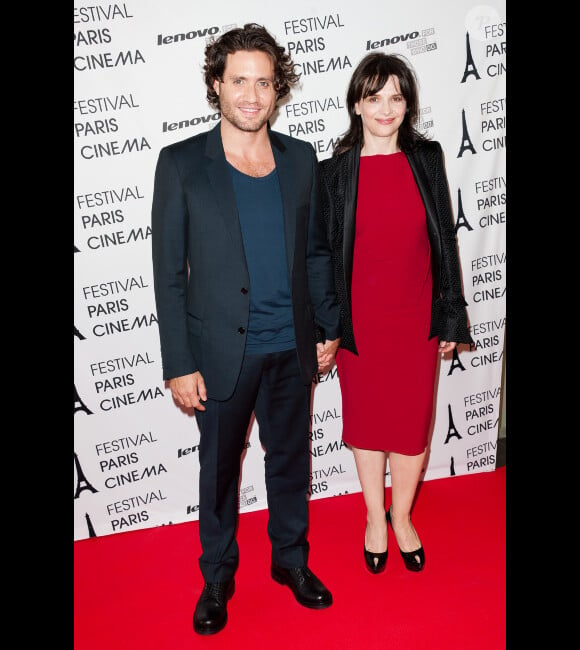 Edgar Ramirez et Juliette Binoche lors de l'avant-première du film A coeur ouvert durant le festival Paris Cinéma le 1er juillet 2012