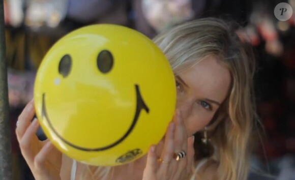 Kate Bosworth a le sourire dans Tulum, dernière vidéo mode pour Jewelmint.
