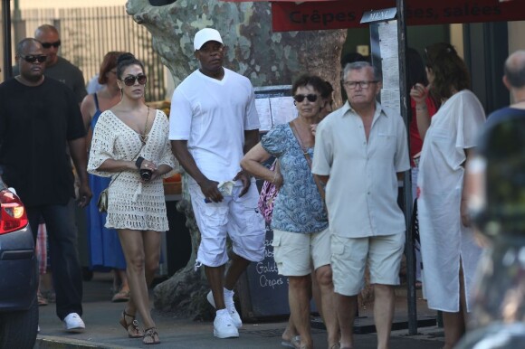 Dr Dre et sa femme Nicole se promènent à Saint-Tropez le 3 juillet 2012