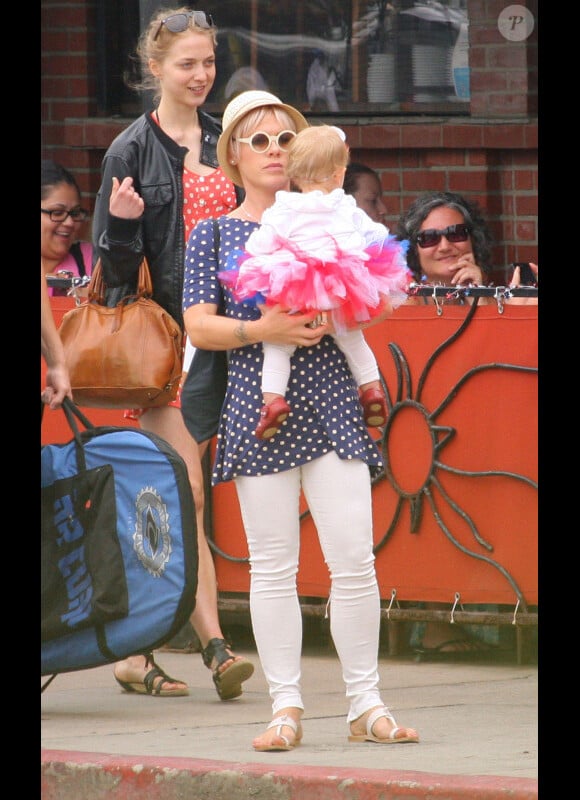 La chanteuse Pink célèbre le 4 juillet, fête nationale américaine, à Santa Monica avec leur fille Willow.