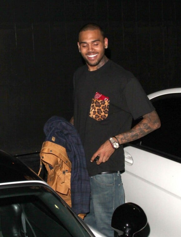Chris Brown sort d'un club à Hollywood le 3 juillet 2012