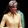 Kate Middleton, comtesse de Strathearn, portait un manteau Emilia Wickstead et tenait à la main une écharpe de tartan Strathearn. En présence de Kate Middleton, le prince William (tous deux connus sous le titre de comte et comtesse de Strathearn en Ecosse) a été fait le 5 juillet 2012 chevalier de l'ordre du Chardon en la cathédrale Saint Gilles d'Edimbourg, comme décidé par Elizabeth II au mois de mai en cadeau pour les 30 ans de son petit-fils.