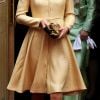 Kate Middleton, comtesse de Strathearn, portait un manteau Emilia Wickstead et tenait à la main une écharpe de tartan Strathearn. En présence de Kate Middleton, le prince William (tous deux connus sous le titre de comte et comtesse de Strathearn en Ecosse) a été fait le 5 juillet 2012 chevalier de l'ordre du Chardon en la cathédrale Saint Gilles d'Edimbourg, comme décidé par Elizabeth II au mois de mai en cadeau pour les 30 ans de son petit-fils.