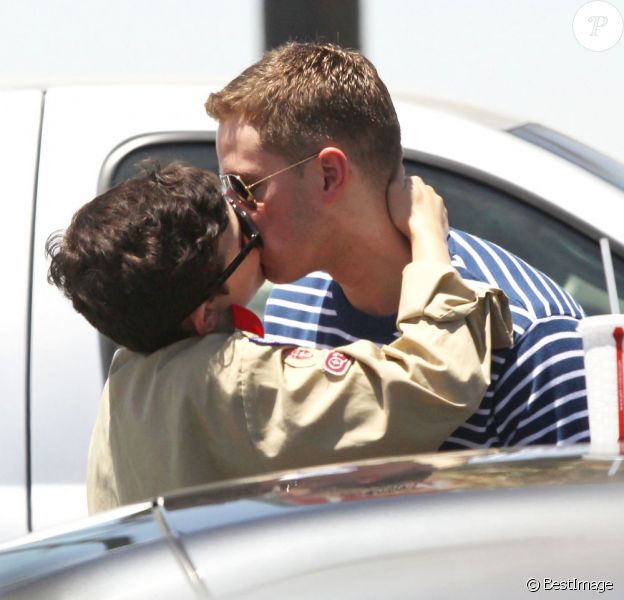 Ginnifer Goodwin et son compagnon Josh Dallas à Los Angeles, le 5 juillet 2012.