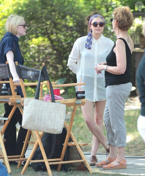 Elizabeth Olsen en plein tournage de Very Good Girls, à New York le 5 juillet 2012