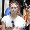 Dakota Fanning et Elizabeth Olsen en plein tournage de Very Good Girls, à New York le 5 juillet 2012