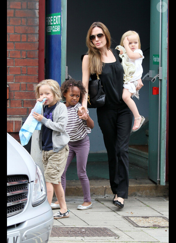 Angelina Jolie, Zahara, Shiloh et Vivienne à Londres en septembre 2011