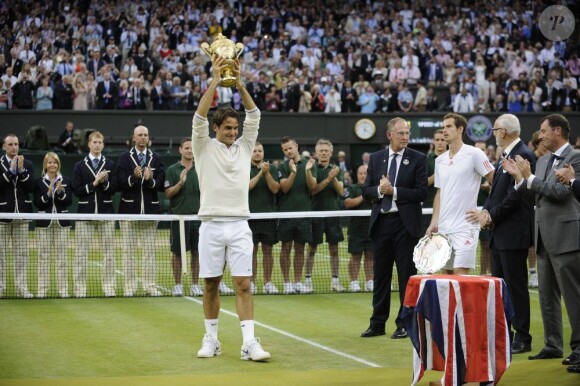Roger Federer a reconquis Wimbledon dimanche 8 juillet 2012, décrochant son septième titre à Londres aux dépens d'Andy Murray.