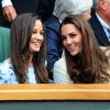 Kate Middleton et Pippa Middleton étaient ensemble à Wimbledon pour encourager depuis la loge royale Andy Murray en finale du tournoi londonien, dimanche 8 juillet 2012. Malgré l'Andymania de toute la nation et des people, l'Ecossais s'est incliné face à Roger Federer, victorieux pour la 7e fois à Wimbledon.