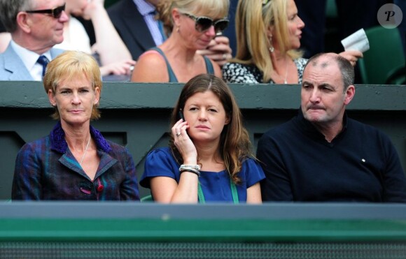 Tristesse dans le clan Murray, après la défaite d'Andy Murray en finale du tournoi londonien, dimanche 8 juillet 2012. Malgré l'Andymania de toute la nation et des people, l'Ecossais s'est incliné face à Roger Federer, victorieux pour la 7e fois à Wimbledon.