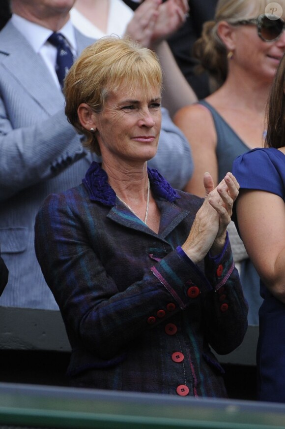 Judy, la mère d'Andy Murray, aurait aimé voir son fils triompher en finale du tournoi de Wimbledon, dimanche 8 juillet 2012. Malgré l'Andymania de toute la nation et des people, l'Ecossais s'est incliné face à Roger Federer, victorieux pour la 7e fois à Wimbledon.