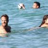 Stephen Dorff et sa petite amie dans l'eau à Saint-Tropez le 8 juillet 2012