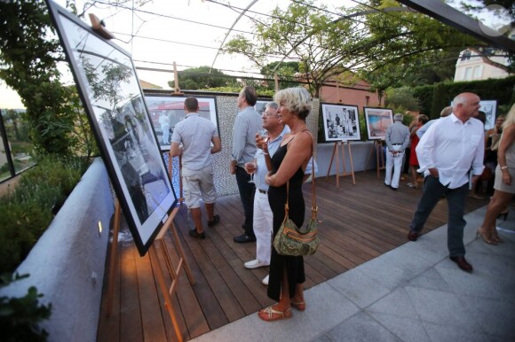 Exposition Icônes de Daniel Angeli au Byblos à Saint-Tropez, le 7 juillet 2012.