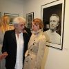 Clotilde Courau et Daniel Angeli au vernissage de son exposition Icônes à la galerie Art District à Paris, le 6 juin 2012.