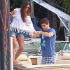 Iker Casillas très prévenant envers sa compagne Sara Carbonero à Miami le 11 juillet 2012