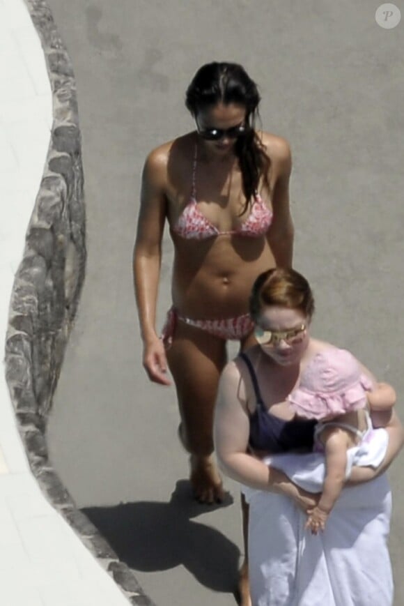 Jessica Alba a dévoilé son corps de rêve en vacances en Italie avec ses filles Honor et Haven Le 11 juillet 2012