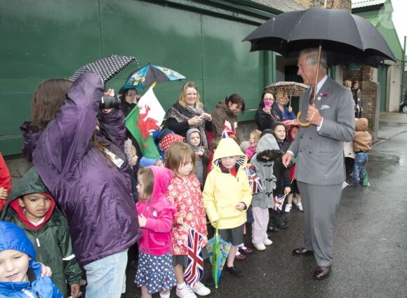 Le prince Charles le 12 juillet 2012, lors de sa tournée d'été annuelle au Pays de Galles.