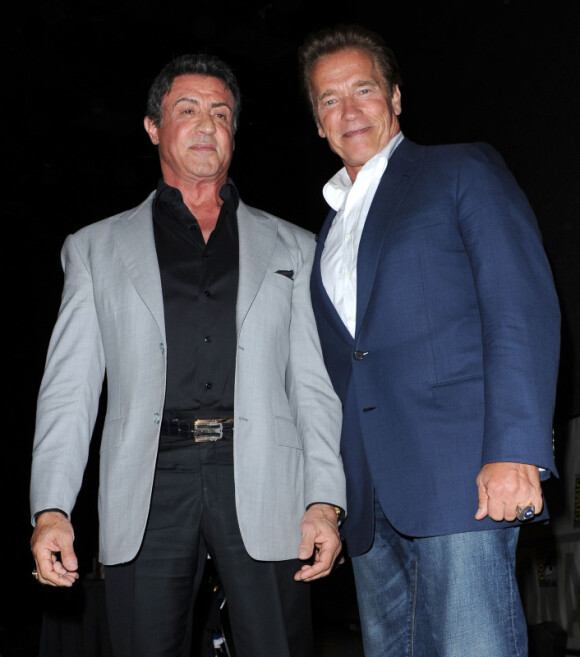 Sylvestern Stallone et Arnold Schwarzenegger lors de la présentation d'Expendables 2 au Comic Con de San Diego, le 12 juillet 2012.